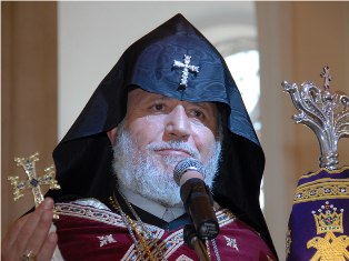 «Еркир»: Католикос Всех Армян перенес операцию