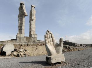 Հայ-թուրքական բարեկամության հուշարձանը մասերի են բաժանելու