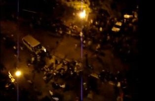 "Diplomatic" car runs over protesters (video)