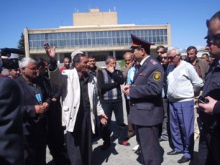 Բողոքի ակցիա Գյումրիում. Վարորդների բողոքը վերաբերում է վրացական համարանիշերով մ