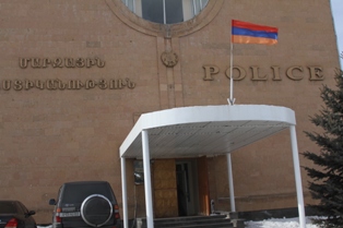 Վթար Երեւան-Սեւան ավտոճանապարհին. Մեքենան շրջվել է, իսկ վարորդն ու ուղեւորները տ