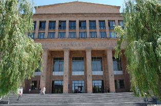 Երեւանի եւ Արցախի պետական համալսարանների միջեւ համագործակցության հուշագիր է ստոր