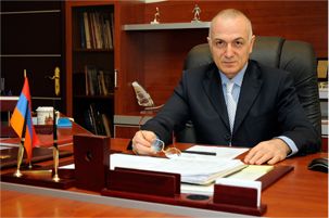«Հրապարակ». Սպորտի եւ երիտասարդության հարցերի նախարարից  «դոշ են թափ տալիս»