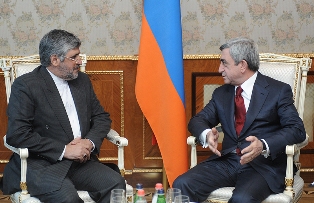 Սերժ Սարգսյանը Իրանի նախագահի հատուկ բանագնացի հետ քննարկել է երկու երկրների հար