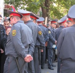 «Հայկական ժամանակ». Ոստիկանապետի տեղակալը հրահանգել է սպաներին քաղաքացիական հա