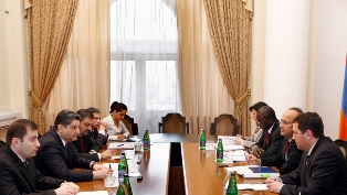Տիգրան Սարգսյանը եւ ՀԲ ներկայացուցիչը քննարկել են ՀԲ-ի կողմից տրվող ֆինանսական մ