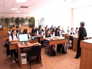 «Հայկական ժամանակ». Տարօրինակ իրավիճակ Աբովյանում. Դպրոցականներից պահանջում են գ