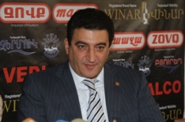 «Առավոտ». ԱԺ պատգամավոր Վարդան Այվազյանն ու նրա որդին վարում են թանկարժեք մեքենա