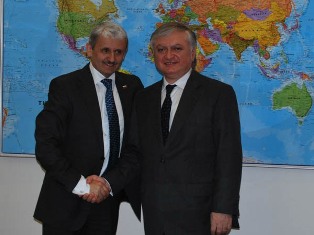 Այսուհետ Սլովակիան մուտքի արտոնագրեր կտրամադրի Երեւանում Լեհաստանի դեսպանության