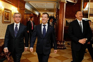 Հայաստանի, Ռուսաստանի եւ Ադրբեջանի նախագահների համատեղ հայտարարությունն ամբողջու