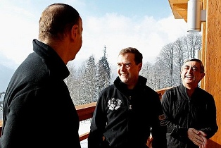 Президент России лично сфотографировал Саргсяна и Алиева вместе