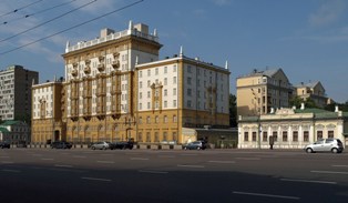 Մոսկվայում տղամարդը մտել է ԱՄՆ դեսպանատուն, որից հետո նրան տեղափոխել են հոգեբուժ