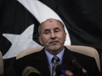Gaddafi offers reward for capture of rebel leader
