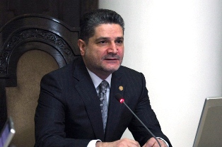 Վարչապետը 1 միլիարդ դոլար պարտք է խնդրելու Բրյուսելից. ՀԱԿ ներկայացուցիչ