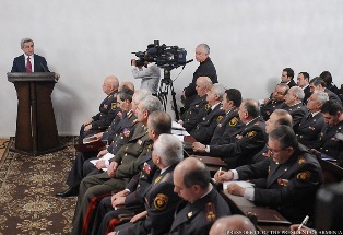Серж Саргсян: Армении не нужны непрофессиональные полицейские (видео)