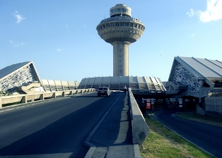 Zvartnots airport: Armavia violates debt repayment terms