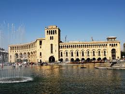 Ընդդիմությունը շրջափակել է հրապարակը, ընթանում են բանակցություններ