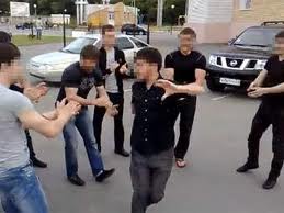 Азербайджанцев и армян доставили в отделение после лезгинки на площади Тольятти