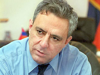 Ex-foreign minister urges president to encourage Raffi Hovannisian to stop hunge