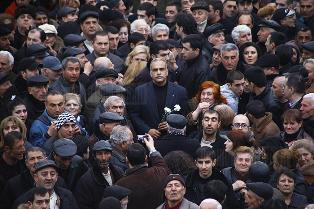 Հասարակական սեկտորի ակտիվիստները պահանջում են վրանով ապահովել Րաֆֆի Հովհաննիսյան