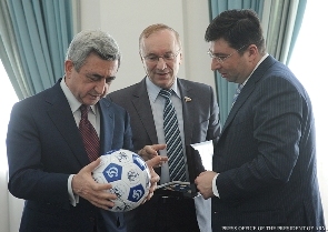 Armenian President presented ball with autographs of Russian football players