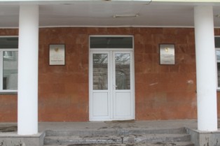 «Գարբատ»-ը ծեծել է տաքսու վարորդին, փախցրել մեքենան ու վթարի ենթարկվել (ֆոտո, վի