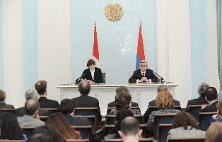 Armenians expect to hear word “genocide” uttered by Obama