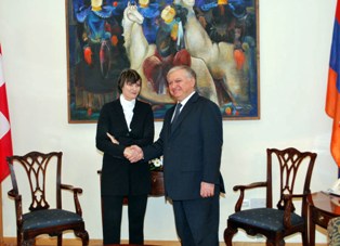 Switzerland keeps track of developments in Karabakh peace process, Calmy-Rey say
