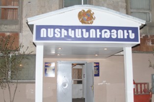 «Սե լա վի». Խաբեբան ներկայացել է որպես «Նարեկ Դուրյան» թատրոնի պրոդյուսեր 
եւ «