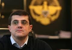 Nagorno-Karabakh Premier meets Armenian students