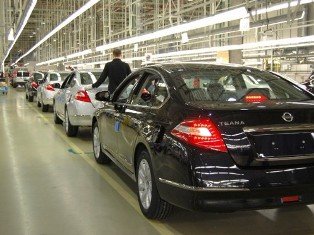 Toyota и Nissan останавливают заводы в США