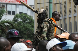 Forces loyal to President Ouattara storm presidential residence in Ivory Coast