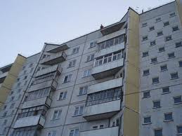 В Краснодаре подросток-лихач упал с 16 этажа и выжил