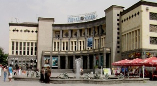 «Մոսկվա» կինոթատրոնի մոտ կկայանա ցուցահանդես. «Հարգենք կանանց, վերջ տանք բռնությ
