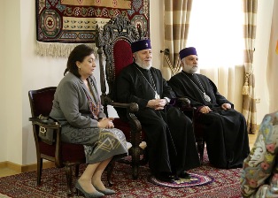 Գարեգին Բ-ն եւ Հրանուշ Հակոբյանը կարեւորել են Եկեղեցի-ընտանիք կապը