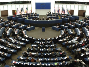 Новая резолюция Европарламента предусматривает установление контактов с фактичес