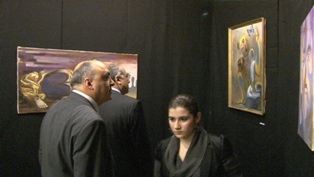 Մայրության եւ գեղեցկության օրը Մոսկվայում բացվել է երիտասարդ հայ գեղանկարիչների