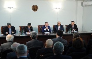 Armenian President meets 70 largest businessmen