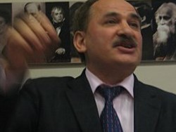 Turkish writer apologizes to Armenians for Genocide