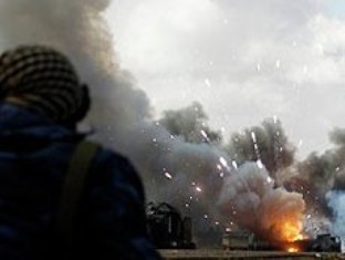 В столице Ливии прогремели два мощных взрыва