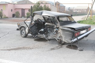 Two-car collision on Yerevan-Armavir highway (video, photo)