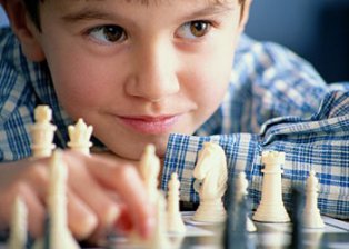 Schoolchildren to get chess lessons from 2nd grade in Armenia