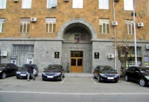 Armenian employers effecting health insurance payments to pay lower taxes