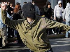 Греческие анархисты захватили здание информагенства и заставили 
опубликовать и