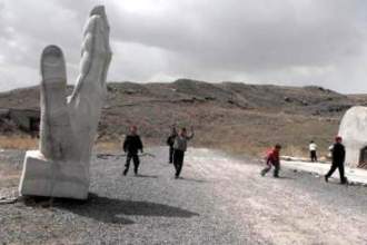 Group assigned to demolish Armenia-Turkey monument stoned in Kars