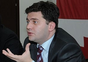Georgian Defense Minister avoids question about Genocide