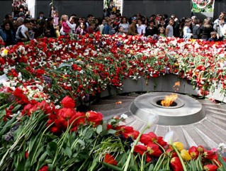 «Айоц ашхар»: В Армении проживает 141 человек, переживший Геноцид
армян
