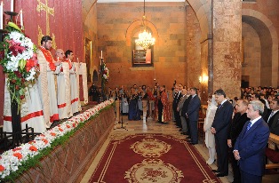 Armenian president attends Easter services