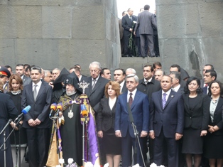 Հայաստանի նախագահը հարգել է Հայոց ցեղասպանության զոհերի հիշատակը