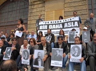 Редактор «Акос»: 96-ая годовщина Геноцида армян в Турции прошла более незаметно,